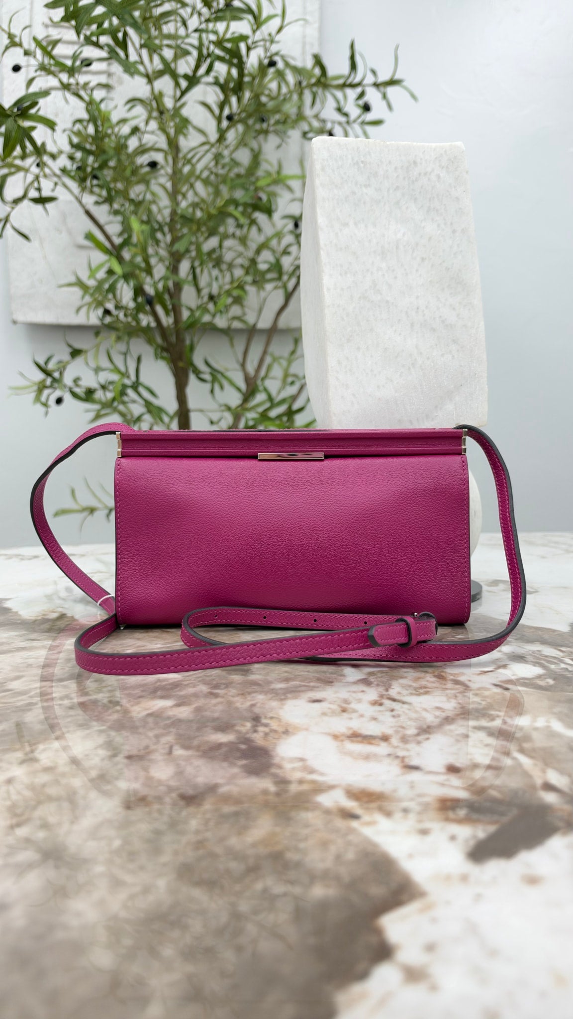 LIKE NEW - Hermes Rose Purple Evercolor Calfskin Leather Clic H 21 Crossbody Bag 