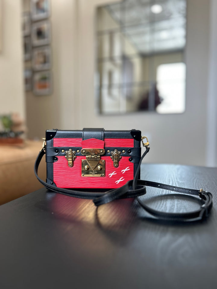 https://res.cloudinary.com/dyql5hig8/image/upload/v1758303580/p3us9pdkfw1we7jbv0k3.jpg