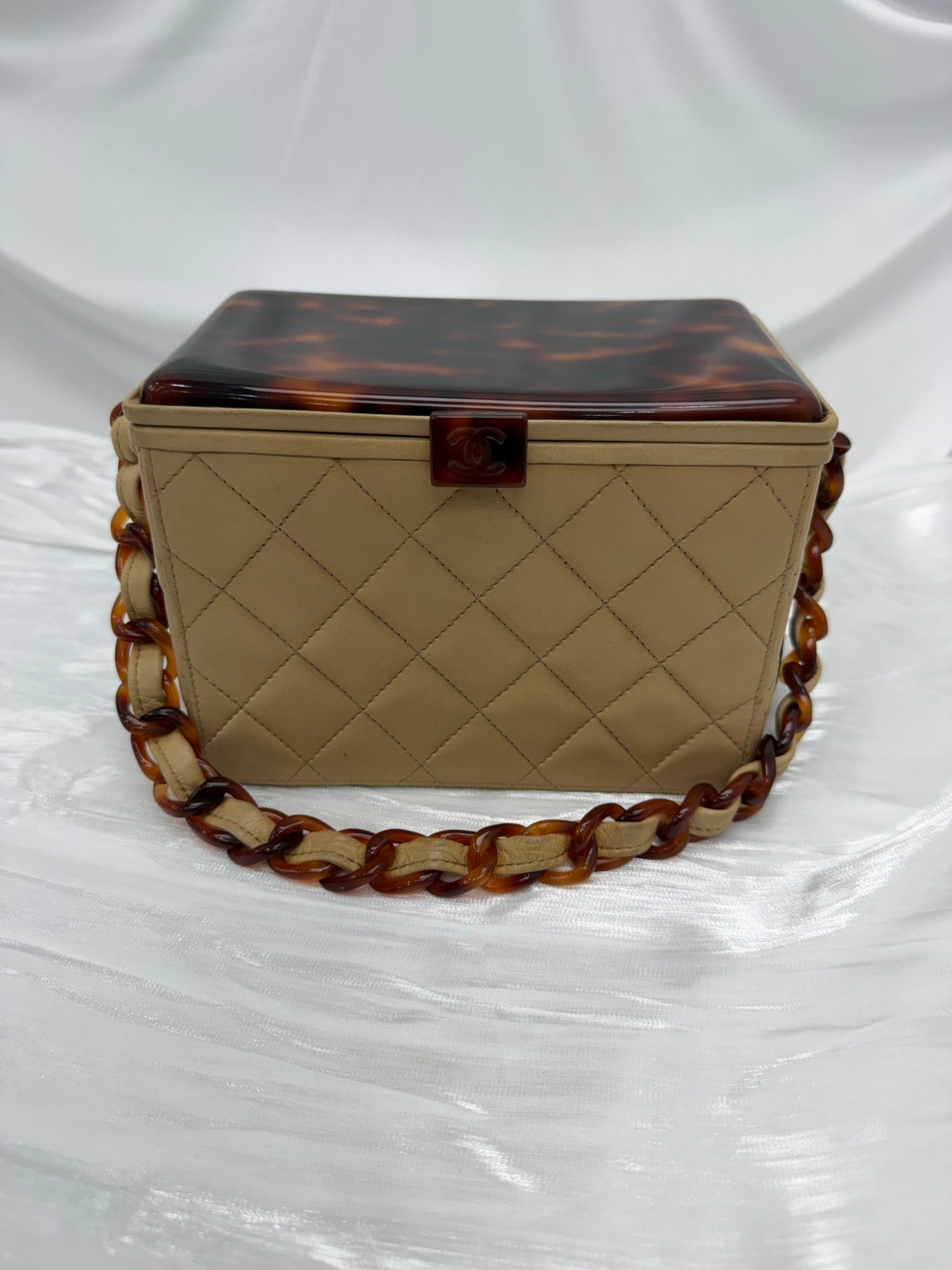 Chanel Vintage Beige Lambskin & Tortoiseshell Vanity Bag