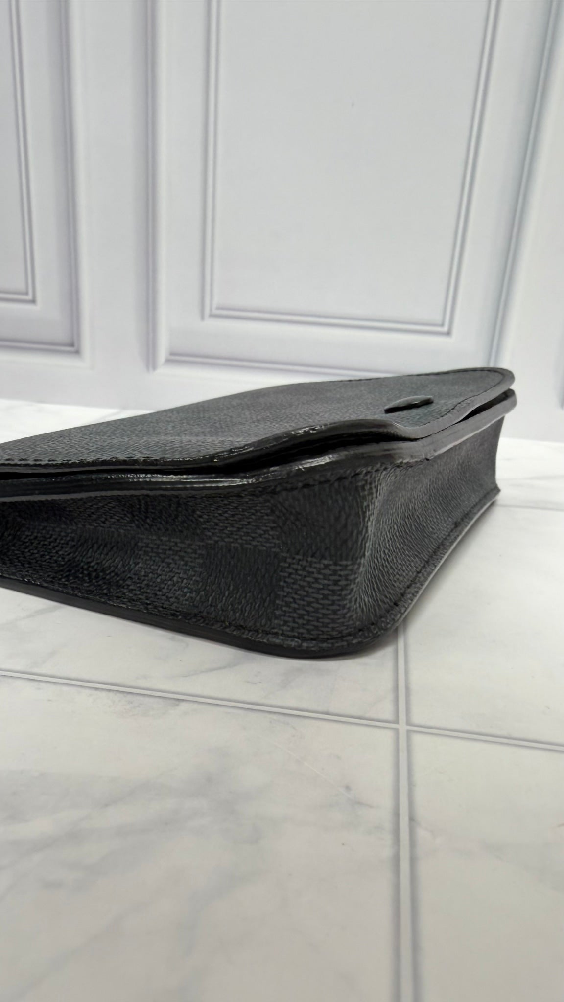 Louis Vuitton Damier Graphite Belt Bag (90/36)