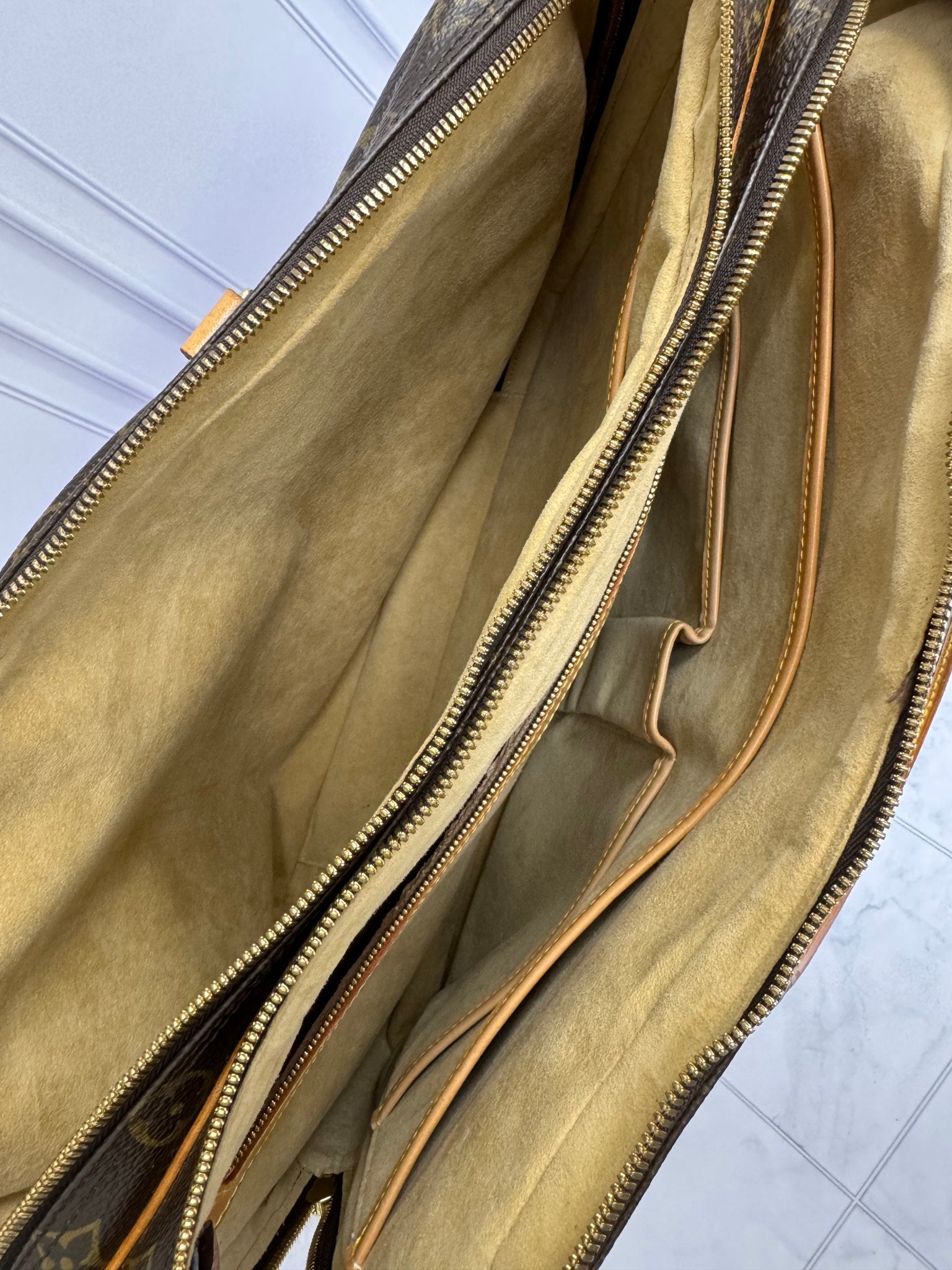 Louis Vuitton Monogram Porte-Documents Pegase