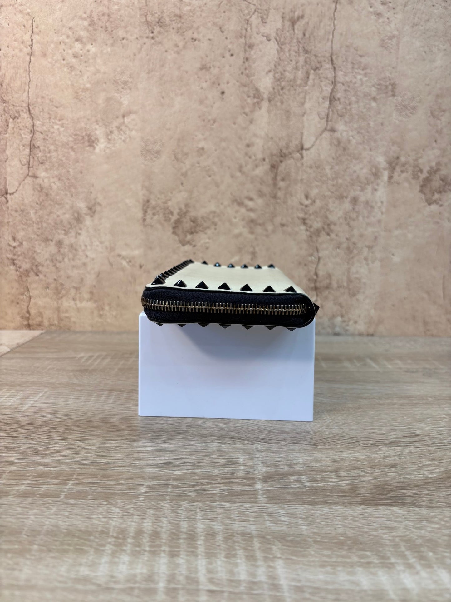 https://res.cloudinary.com/dyql5hig8/image/upload/v1758648229/pepf4iw3zpw41rwwhjtk.jpg
