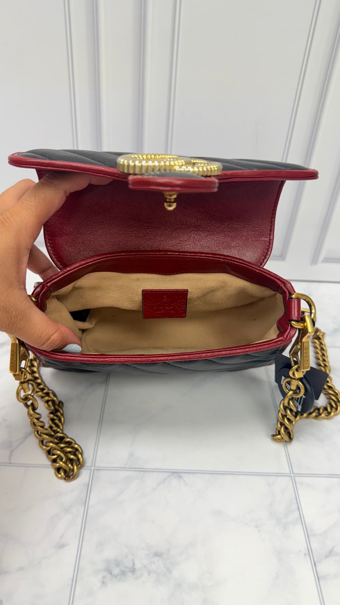 Gucci Black And Red Leather GG Marmont Top Handle Handbag 