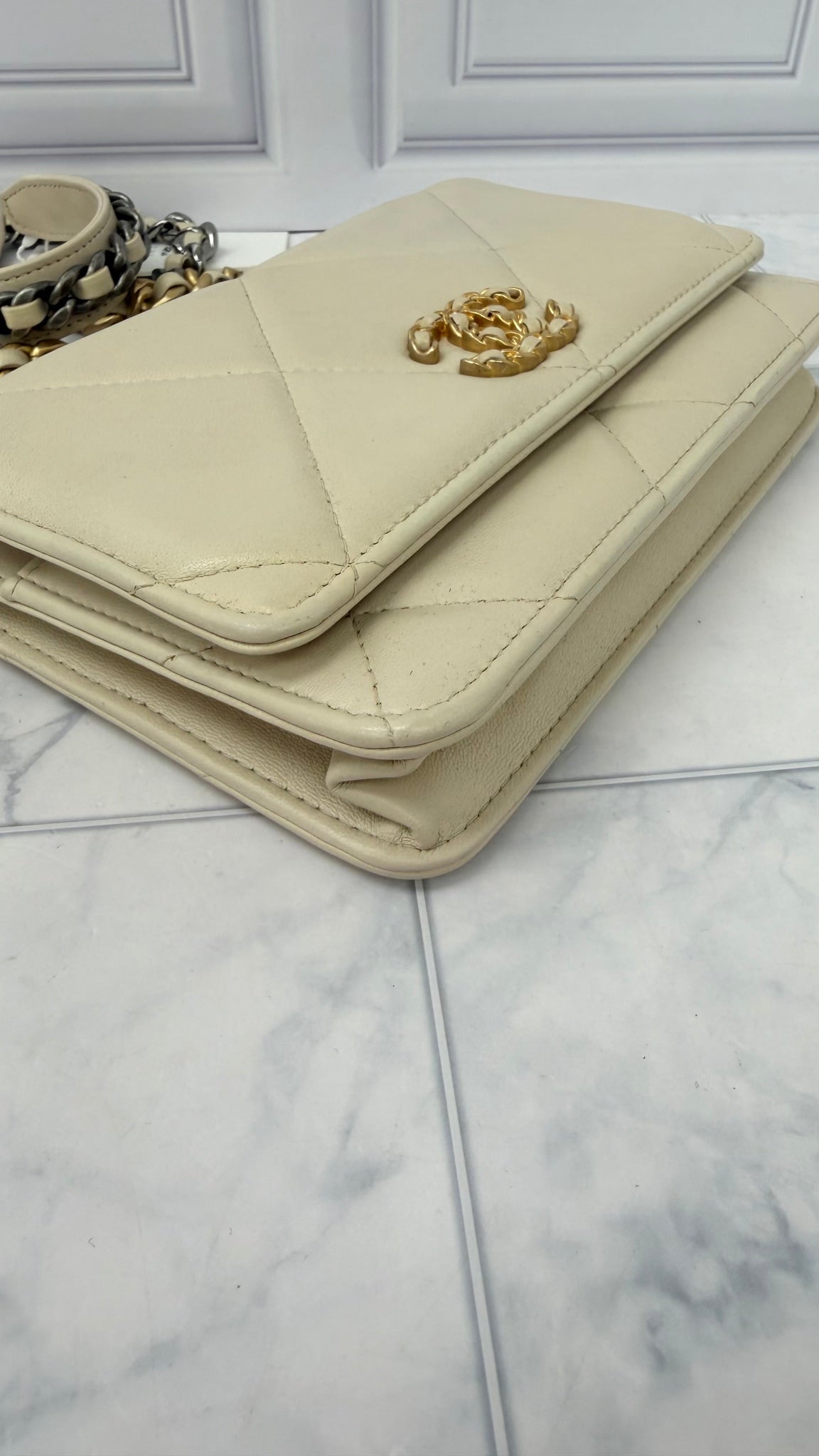 Chanel Ivory Quilted Lambskin Leather Chanel 19 Wallet On A Chain 