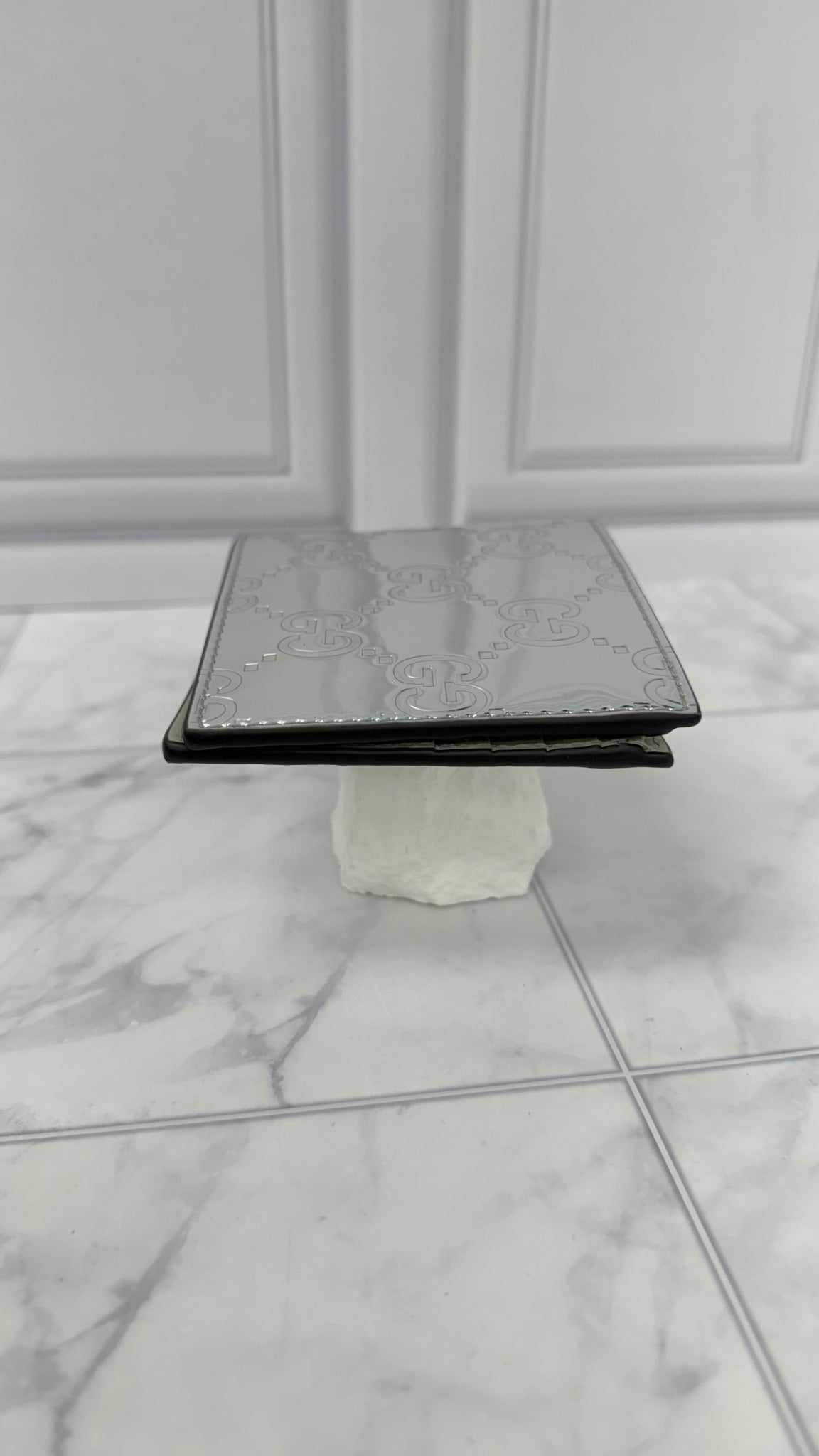 BRAND NEW - Gucci Silver Mirror Effect Leather  Bifold Wallet 