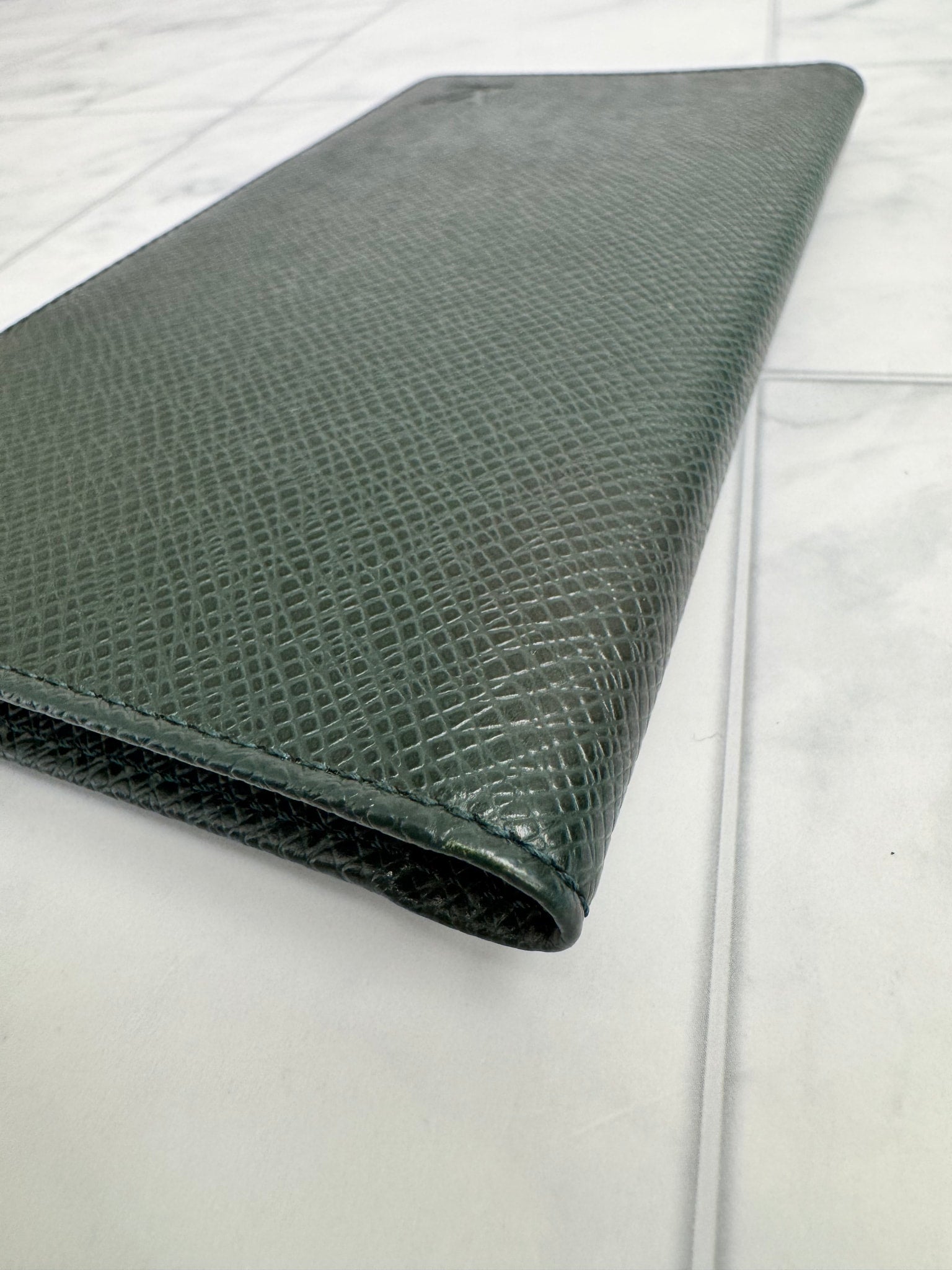 Louis Vuitton Dark Green Taiga Leather Porte Valeurs Cartes Credit Long Wallet