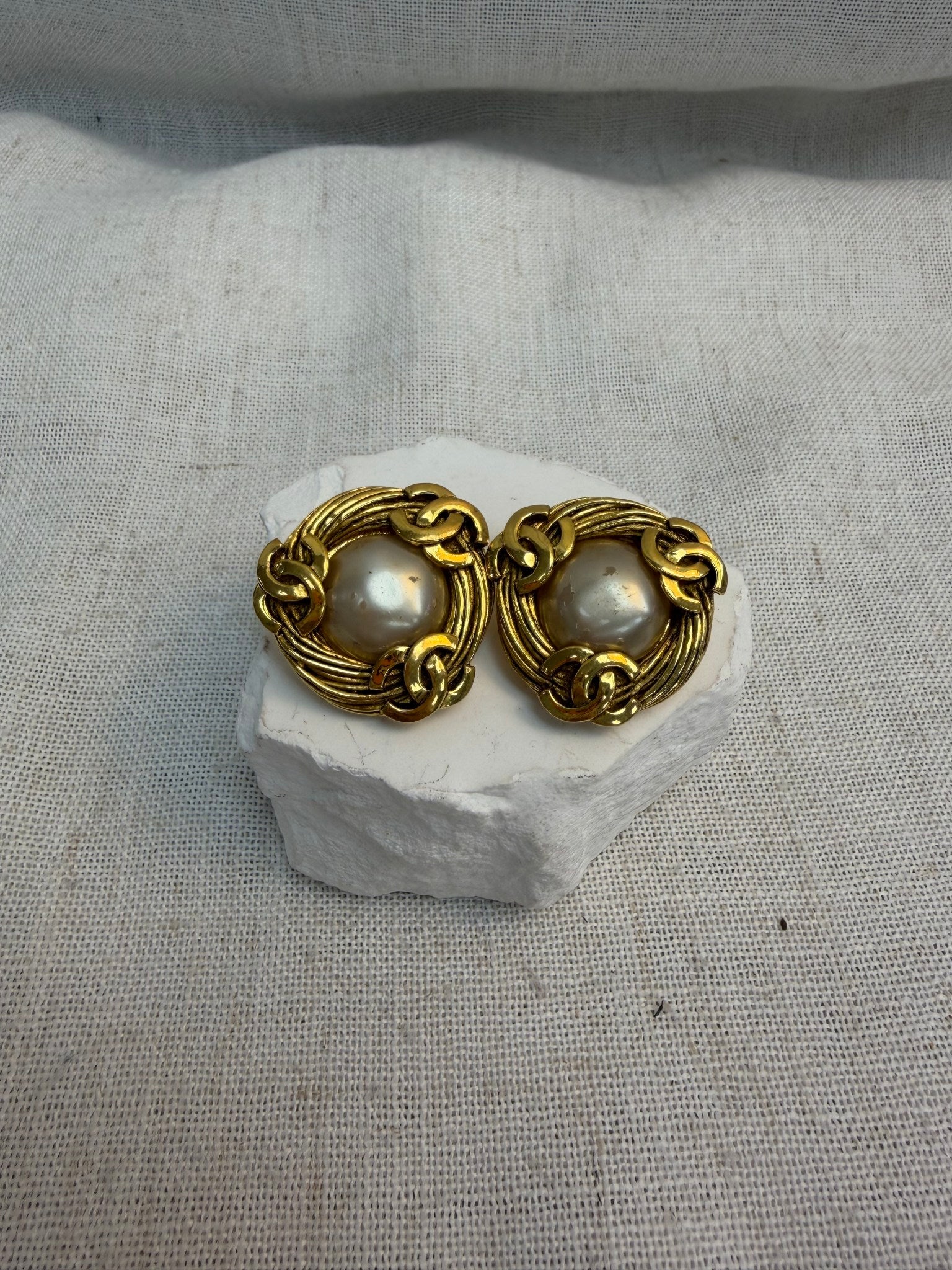 Chanel Gold Tone Jumbo Pearl Clip On Earrings