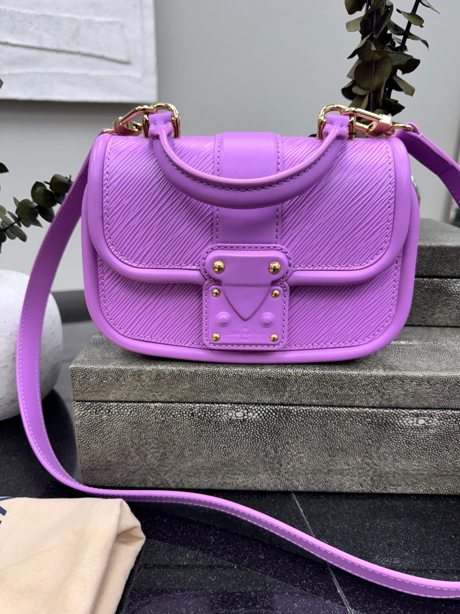 LIKE NEW - Louis Vuitton Lavender Epi Hide And Seek 2Way Bag
