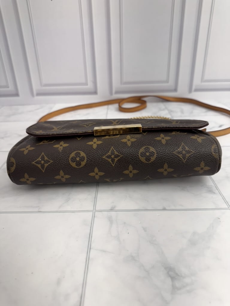 LIKE NEW - Louis Vuitton Monogram Favorite Bag MM