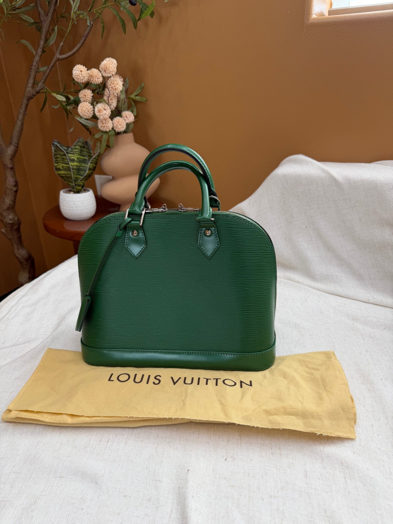 LIKE NEW - Louis Vuitton Green Epi Leather Alma PM Handbag 