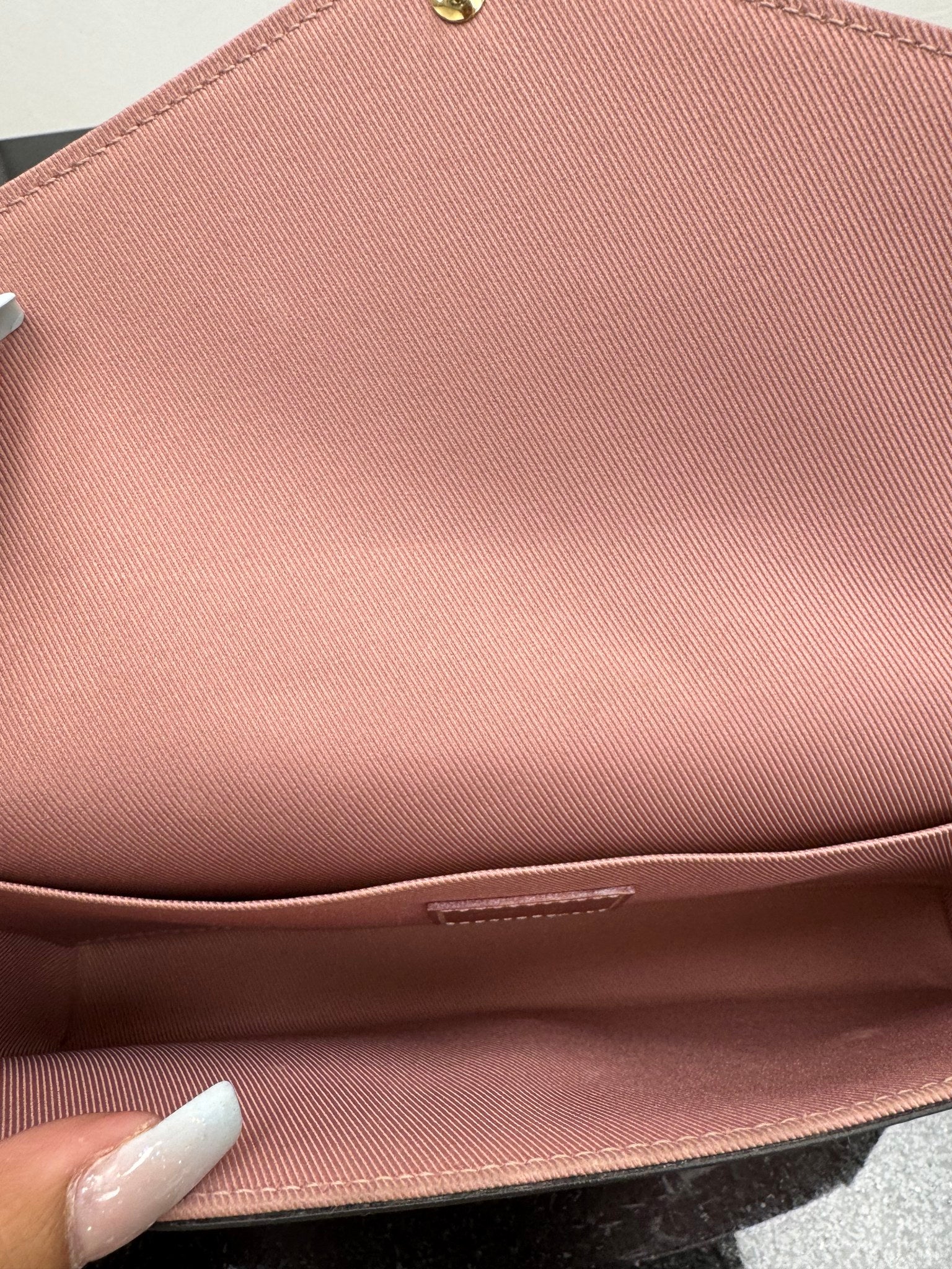 LIKE NEW - Louis Vuitton Metallic Rose Monogram Vernis Felicie Pochette