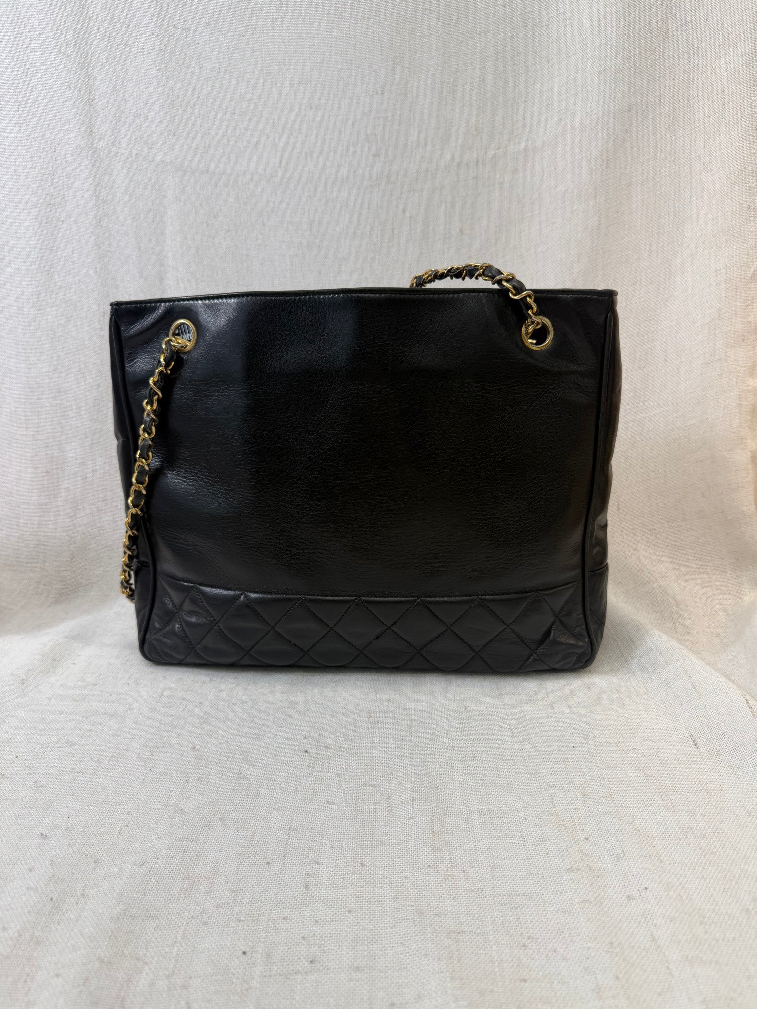 Chanel Black Lambskin Chain Shoulder bag
