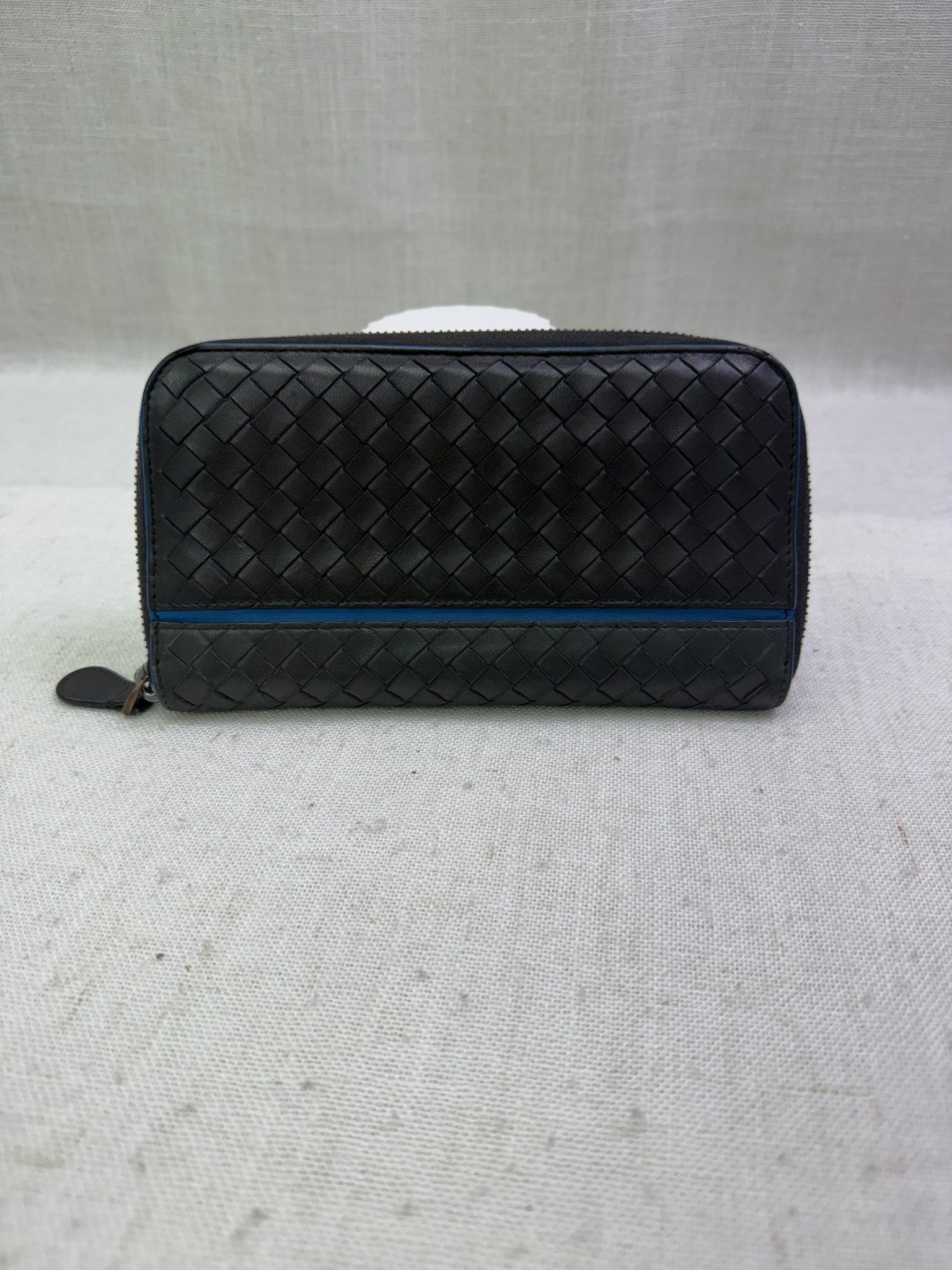 Bottega Veneta Black & Blue Intrecciato Leather Zippy Wallet