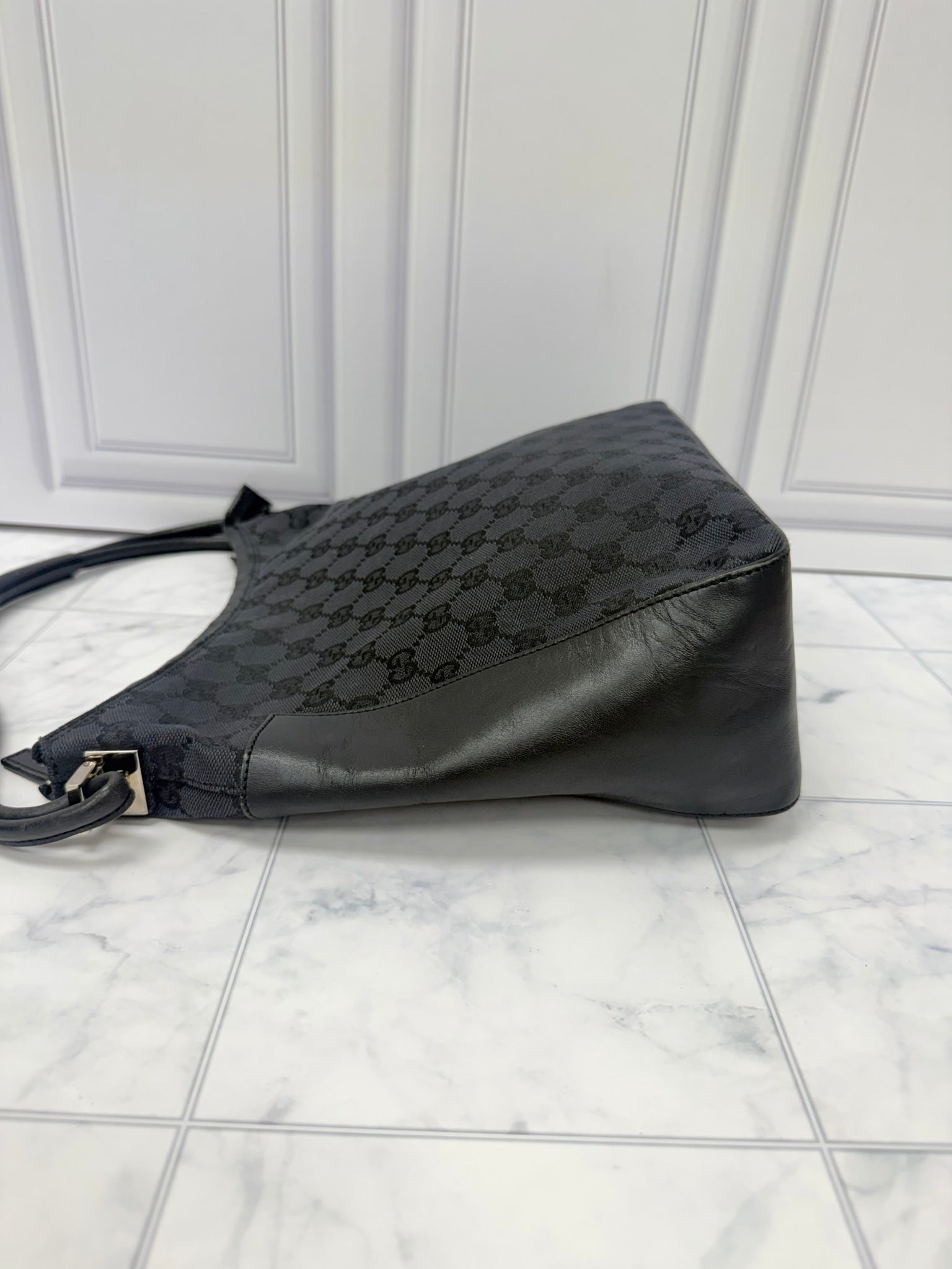 Gucci Black GG Supreme Shoulder Bag