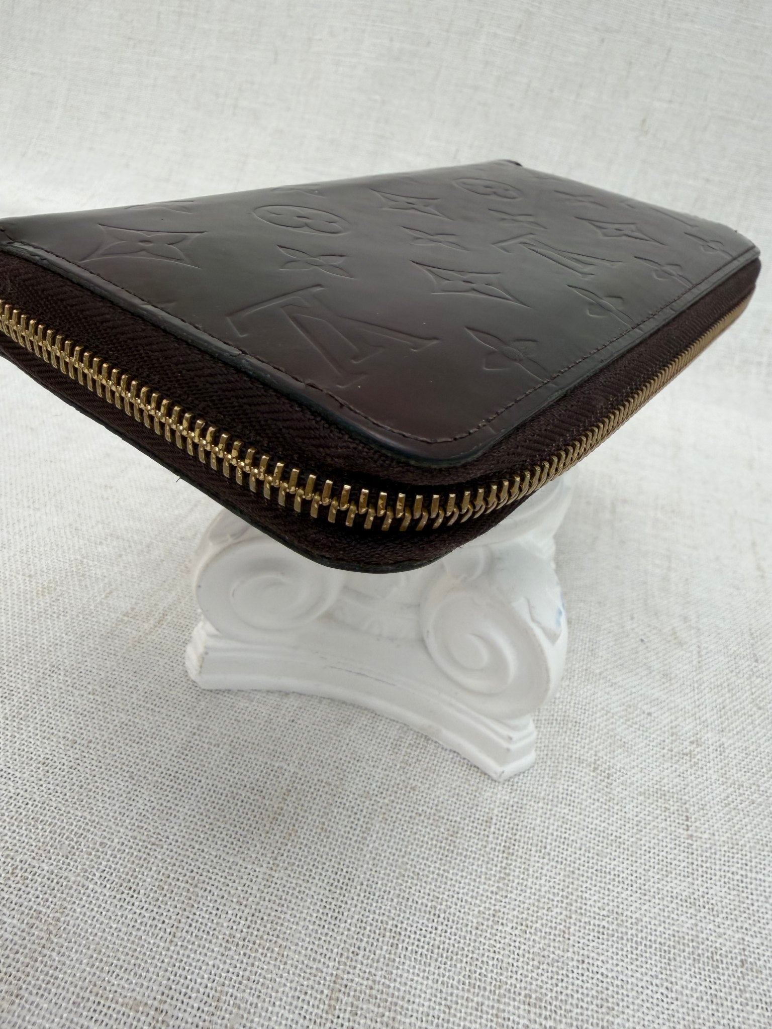 Louis Vuitton Amarante Vernis Zippy Wallet