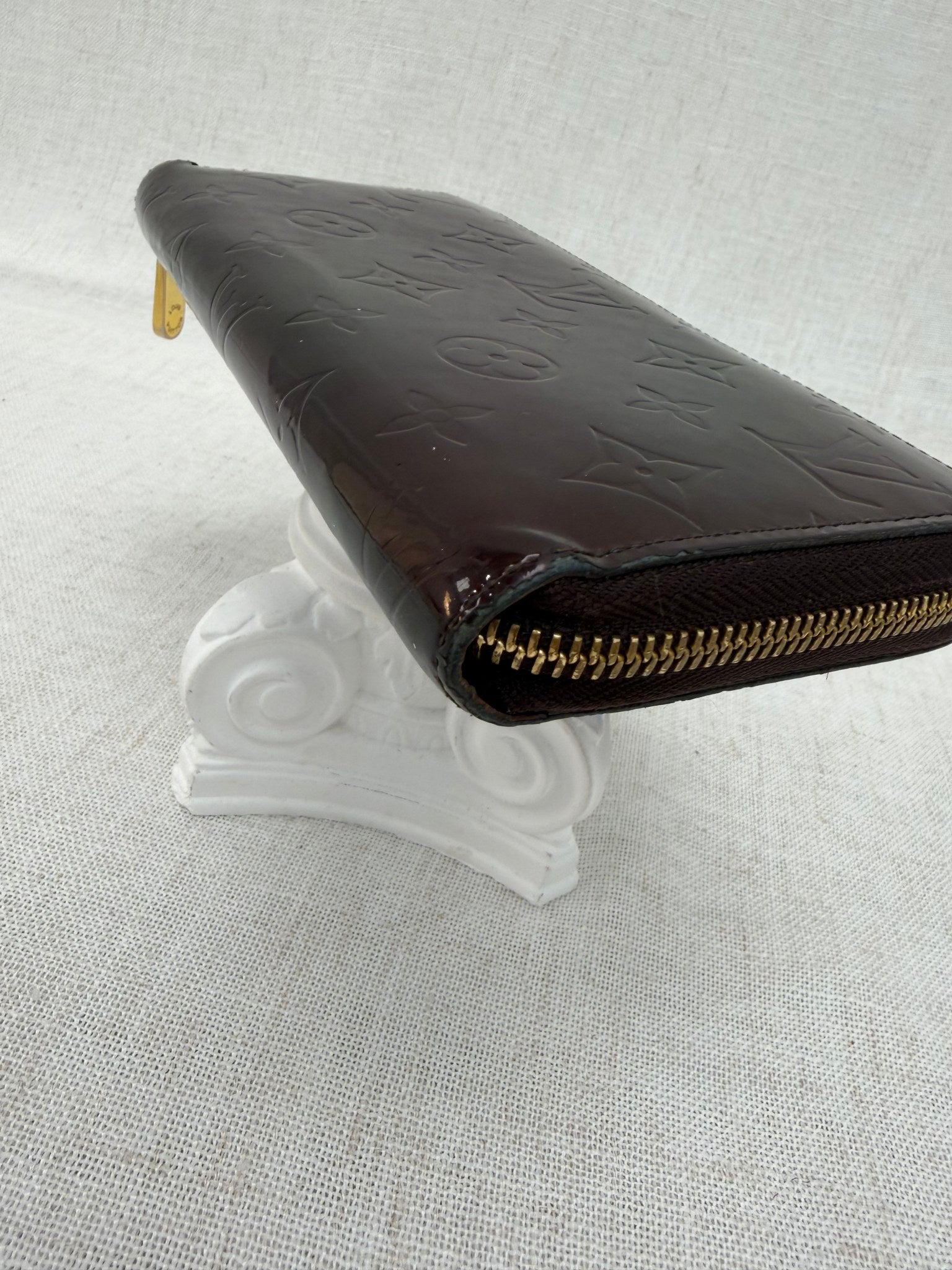 Louis Vuitton Amarante Vernis Zippy Wallet