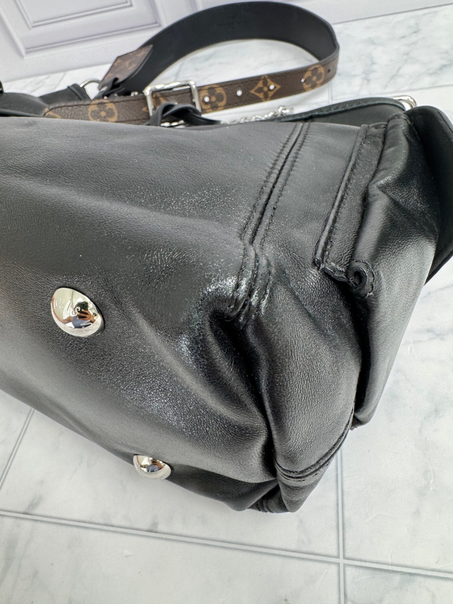 Louis Vuitton Black Leather Carry All Cargo Vibe PM