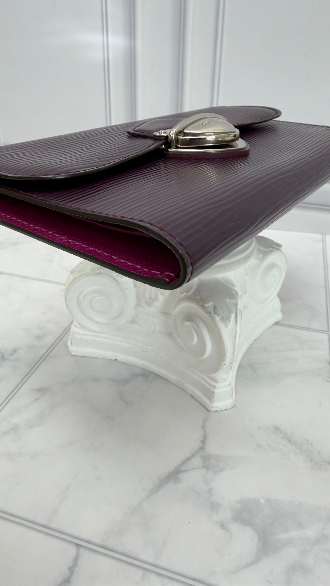 LIKE NEW- Louis Vuitton Plum Epi Cassis Eugenie Wallet