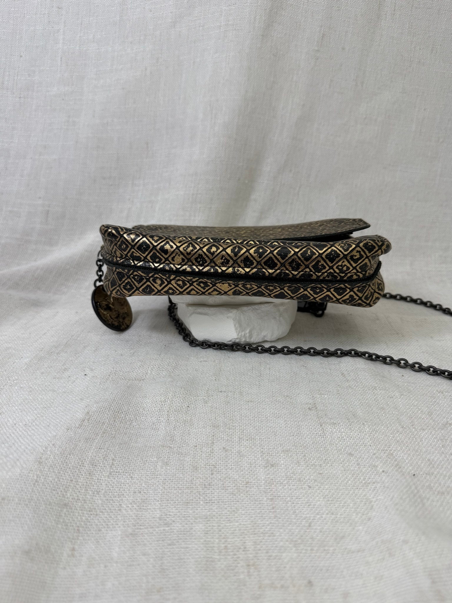 Bottega Veneta Black And Gold Leather Chain Shoulder Bag 