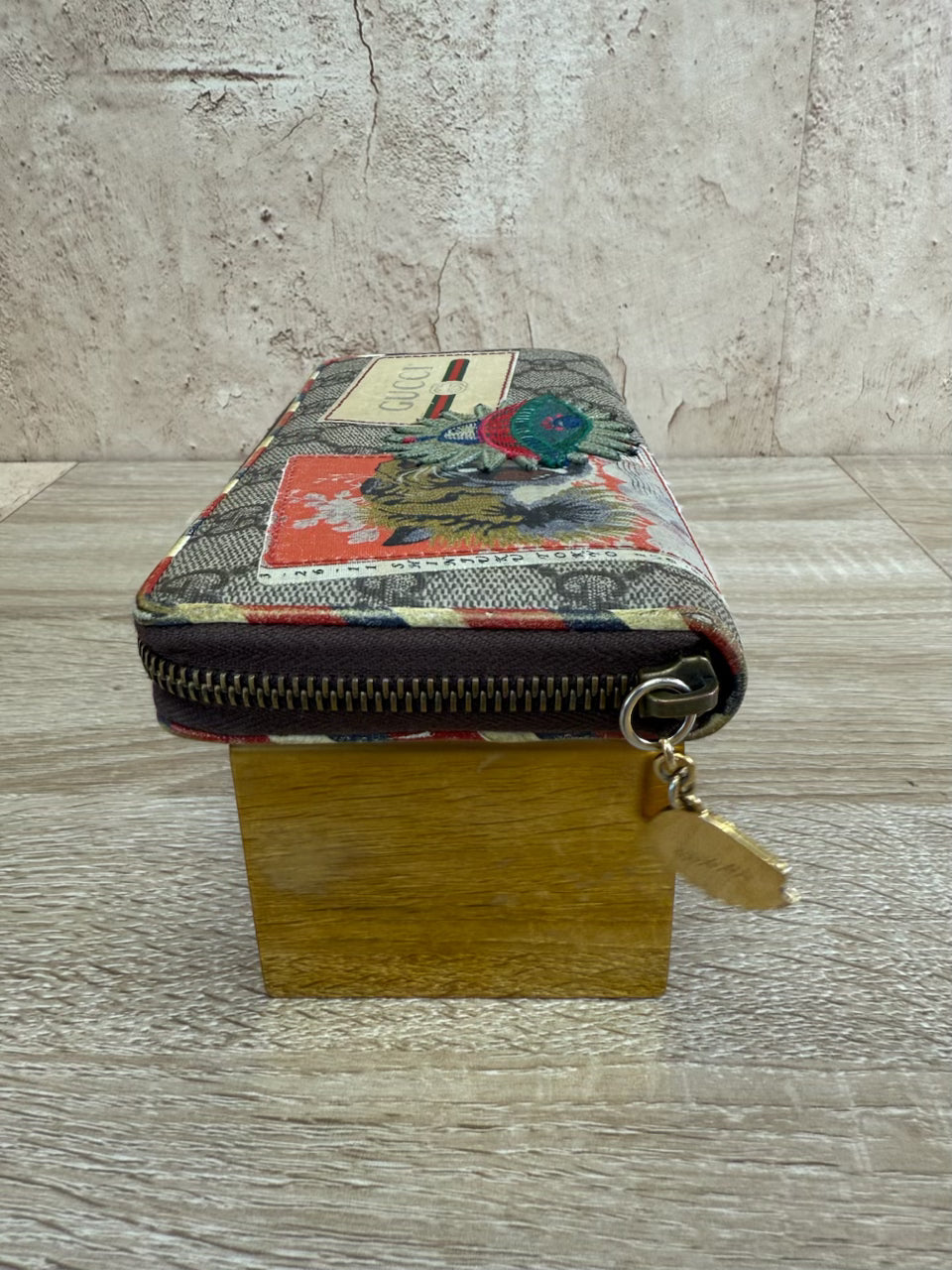 Gucci GG Supreme Courrier Embroidered UFO Zippy Long Wallet 