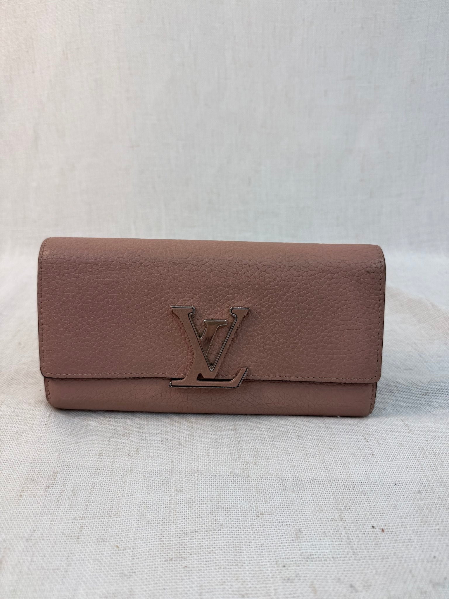 Louis Vuitton Light Pink Leather Capucines Wallet