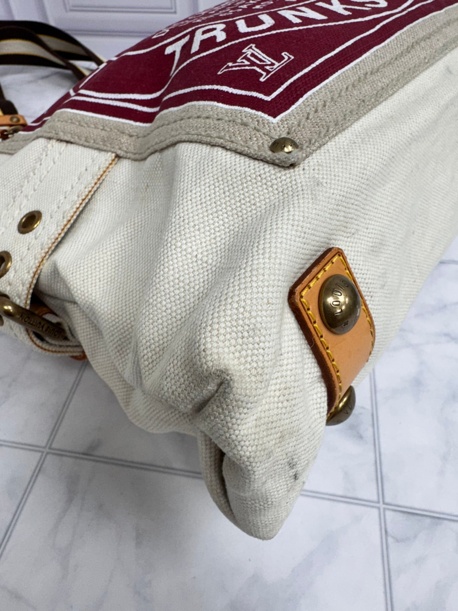 Louis Vuitton Beige Canvas Red Toile Globe Shopper Cabas Bag MM