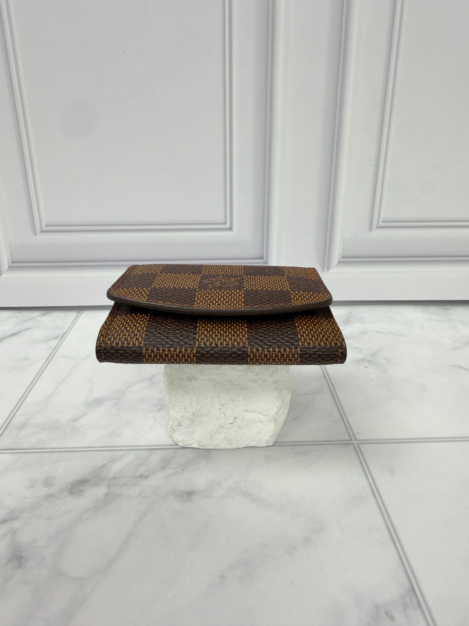 LIKE NEW - Louis Vuitton Damier Ebene Cufflink Case 