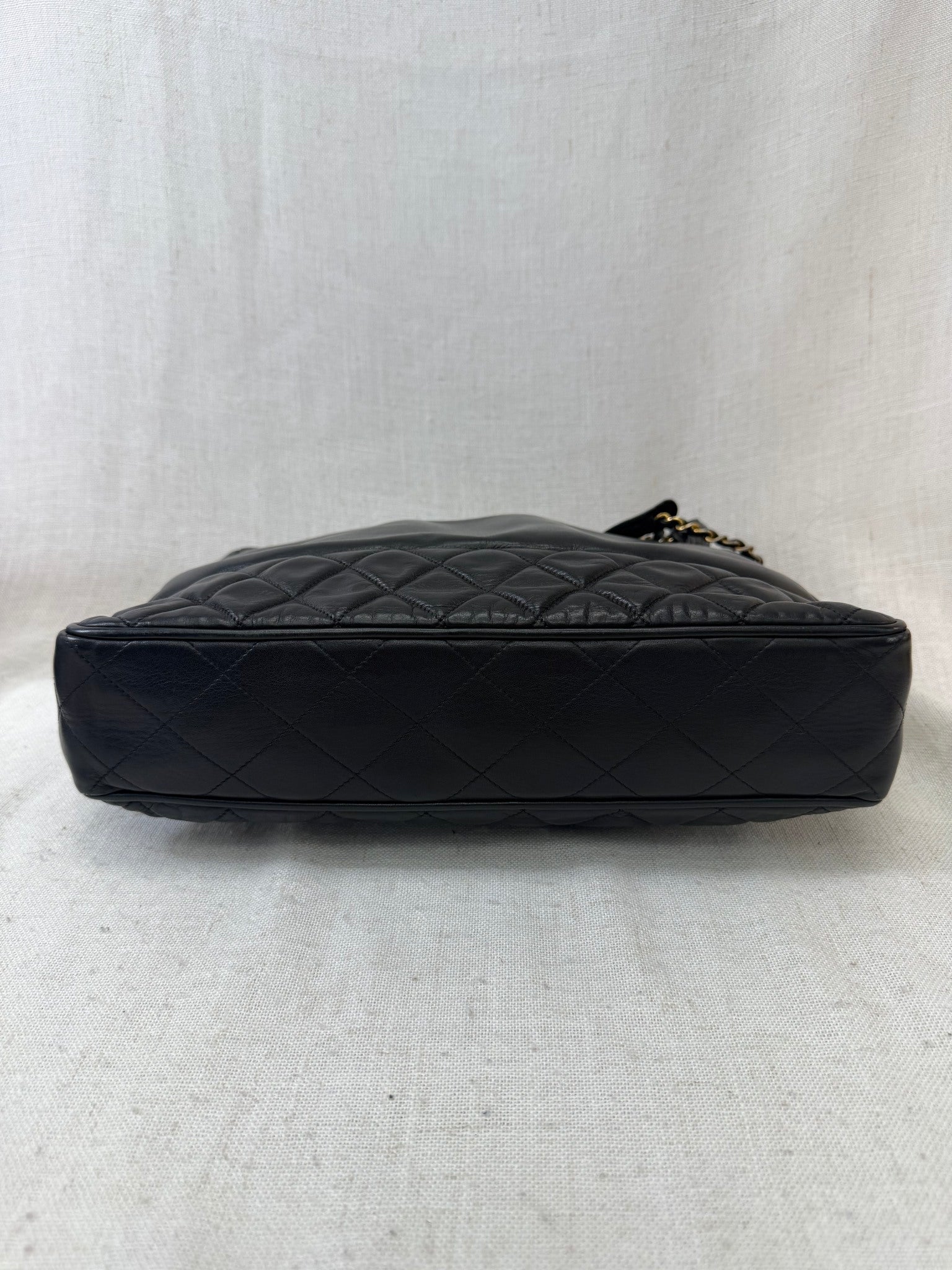 Chanel Black Lambskin Chain Shoulder bag