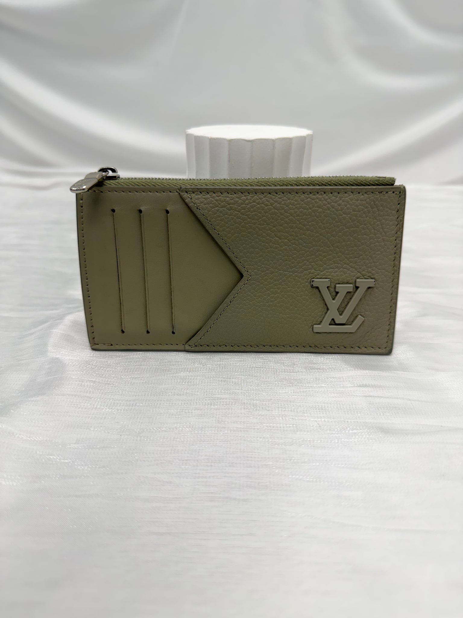 Louis Vuitton Turtledove Leather Aerogram Coin Card Case
