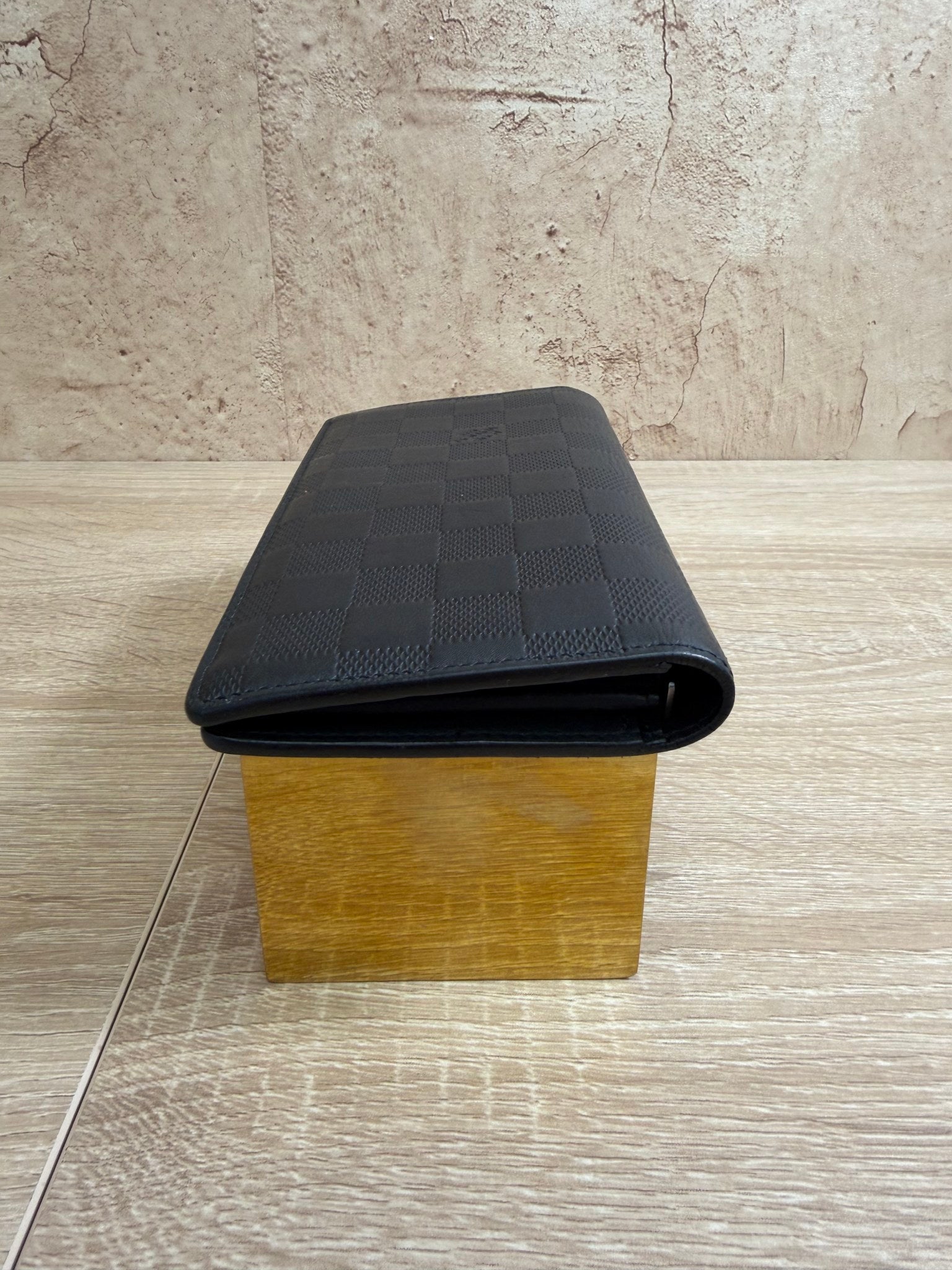 https://res.cloudinary.com/dyql5hig8/image/upload/v1758555064/qehcvwrvsm9scgnnevrp.jpg