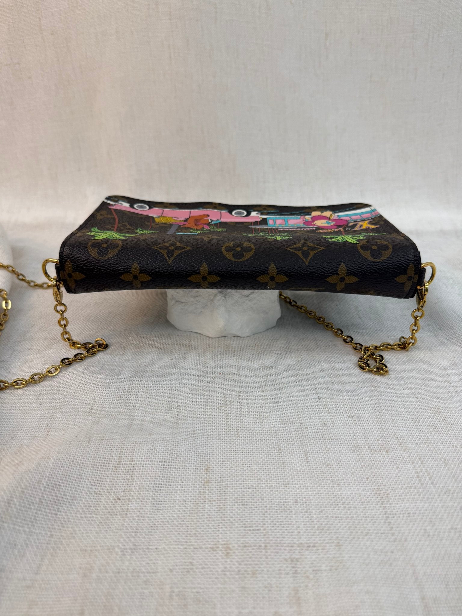 Louis Vuitton Monogram Hollywood Pochette Bag