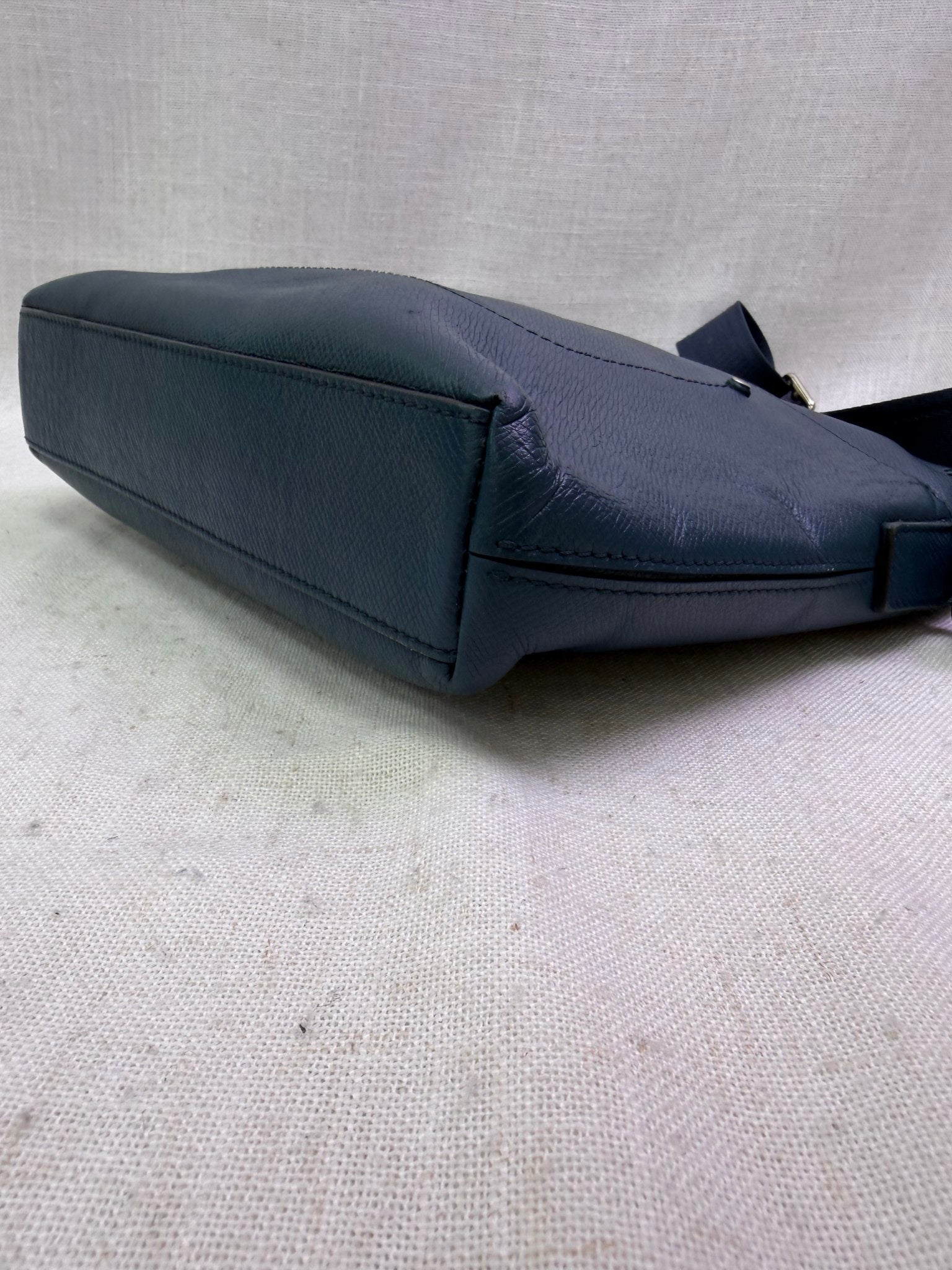 Louis Vuitton Blue Taiga Leather Grigori Messenger Bag