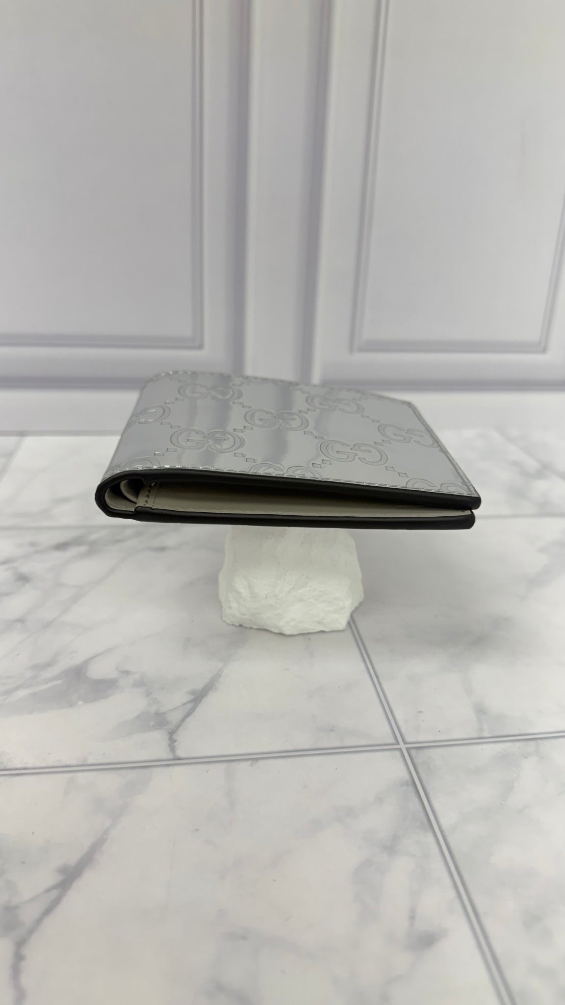 BRAND NEW - Gucci Silver Mirror Effect Leather  Bifold Wallet 