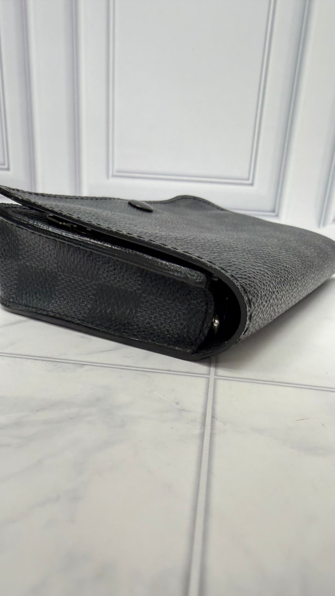 Louis Vuitton Damier Graphite Belt Bag (90/36)