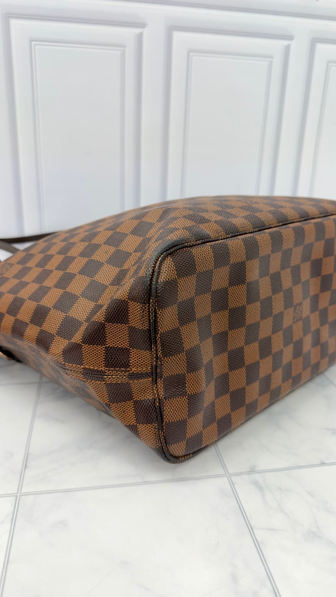 Louis Vuitton Damier Ebene Neverfull MM Tote Bag 
