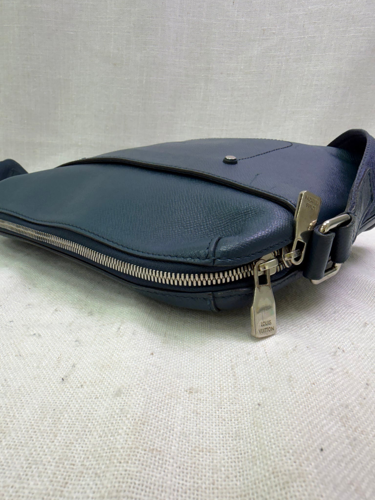Louis Vuitton Blue Taiga Leather Grigori Messenger Bag