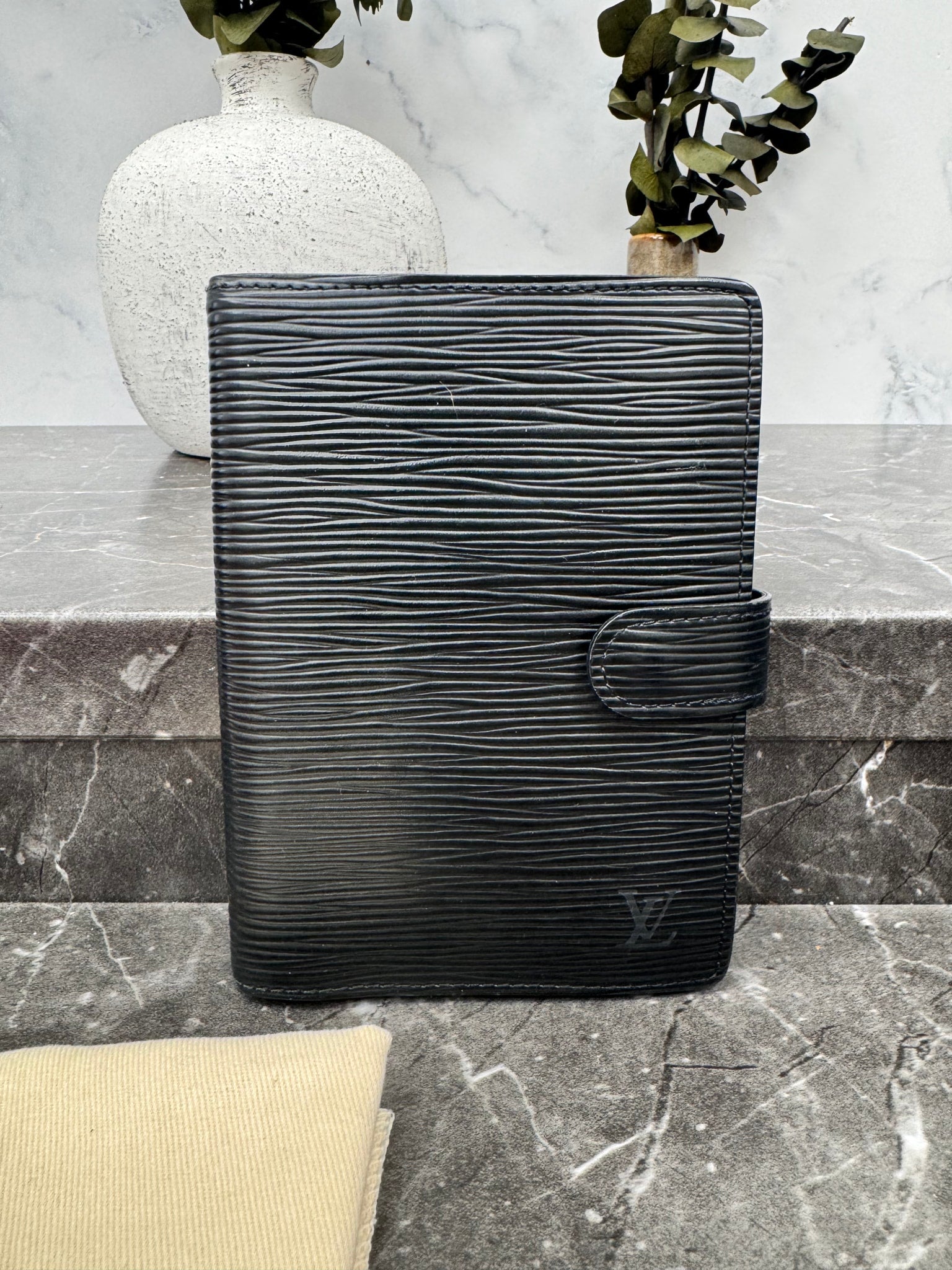 Louis Vuitton Black Epi Agenda PM