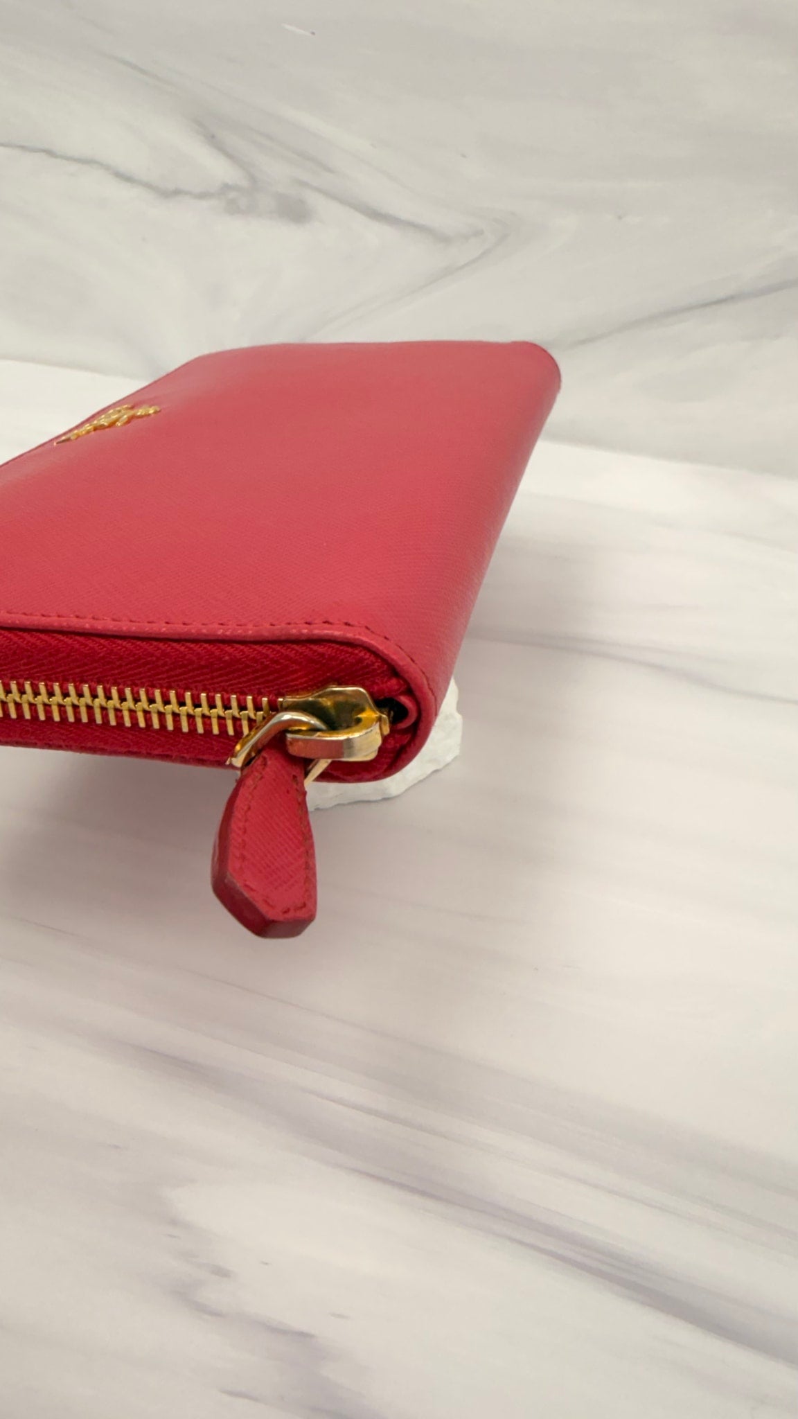 LIKE NEW - Prada Pink Saffiano Leather Zippy Wallet