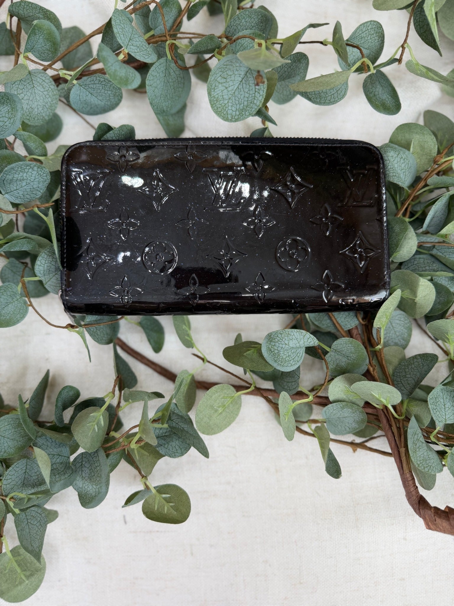 Louis Vuitton Black Vernis Leather Zippy Wallet