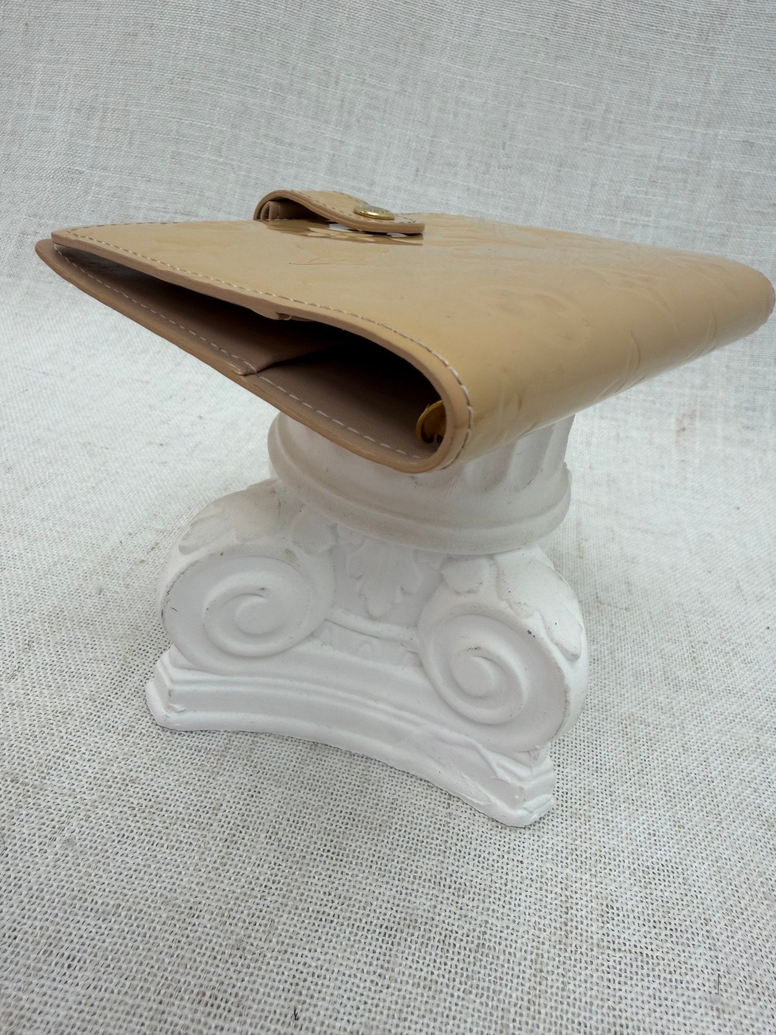 Louis Vuitton Beige Vernis Passport Agenda PM