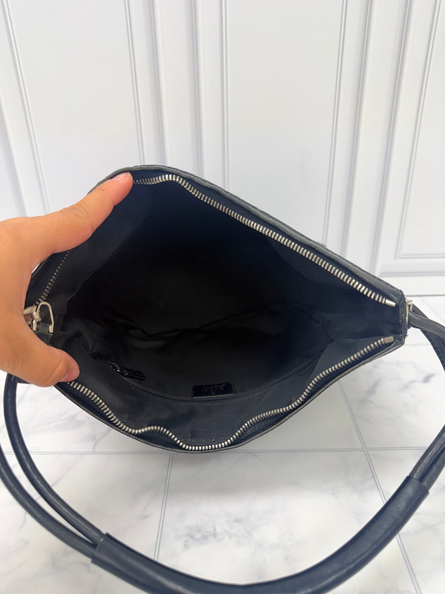 Gucci Black GG Supreme Shoulder Bag