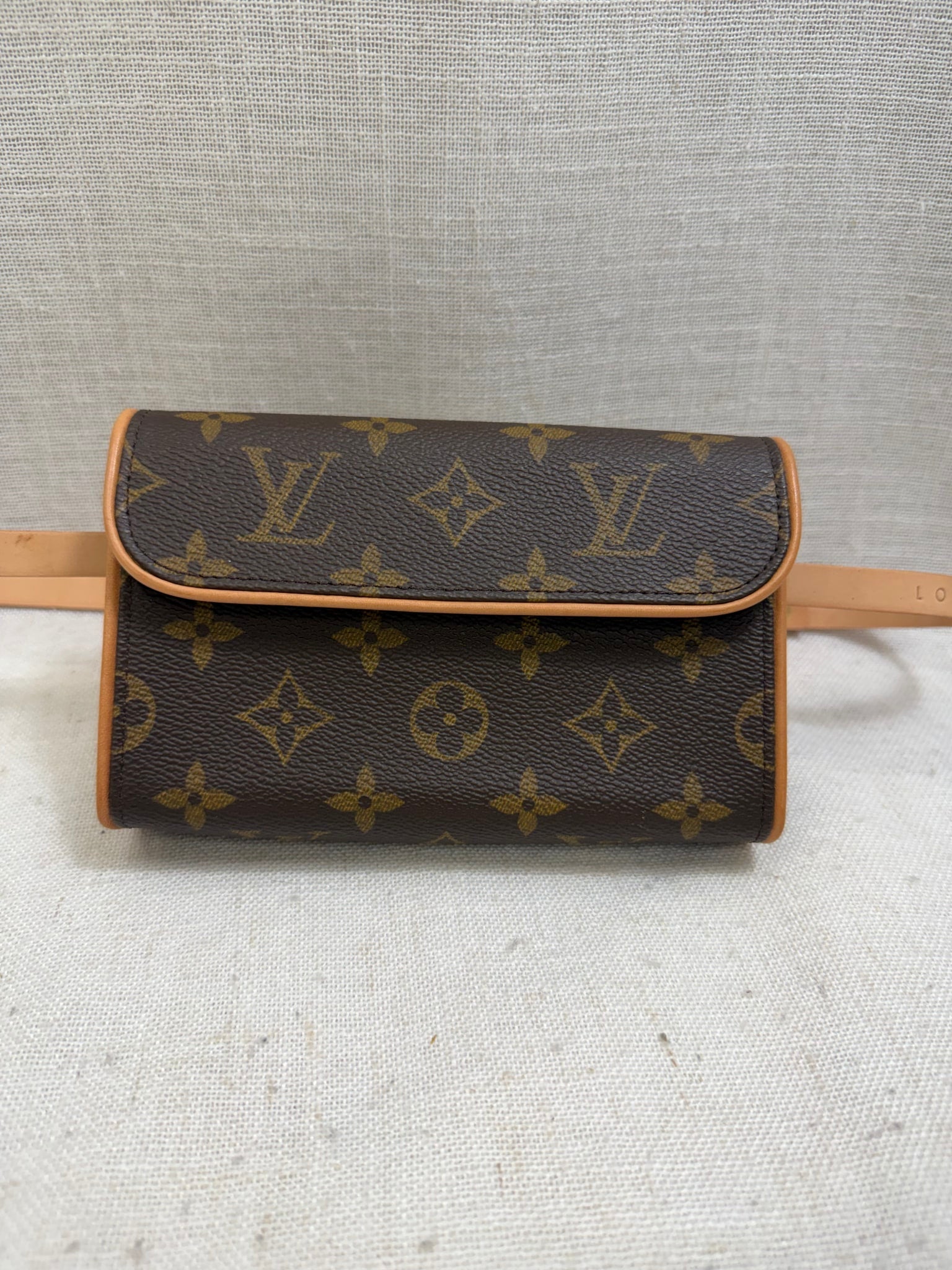 LIKE NEW- Louis Vuitton Monogram Pochette Florentine Belt Bag 