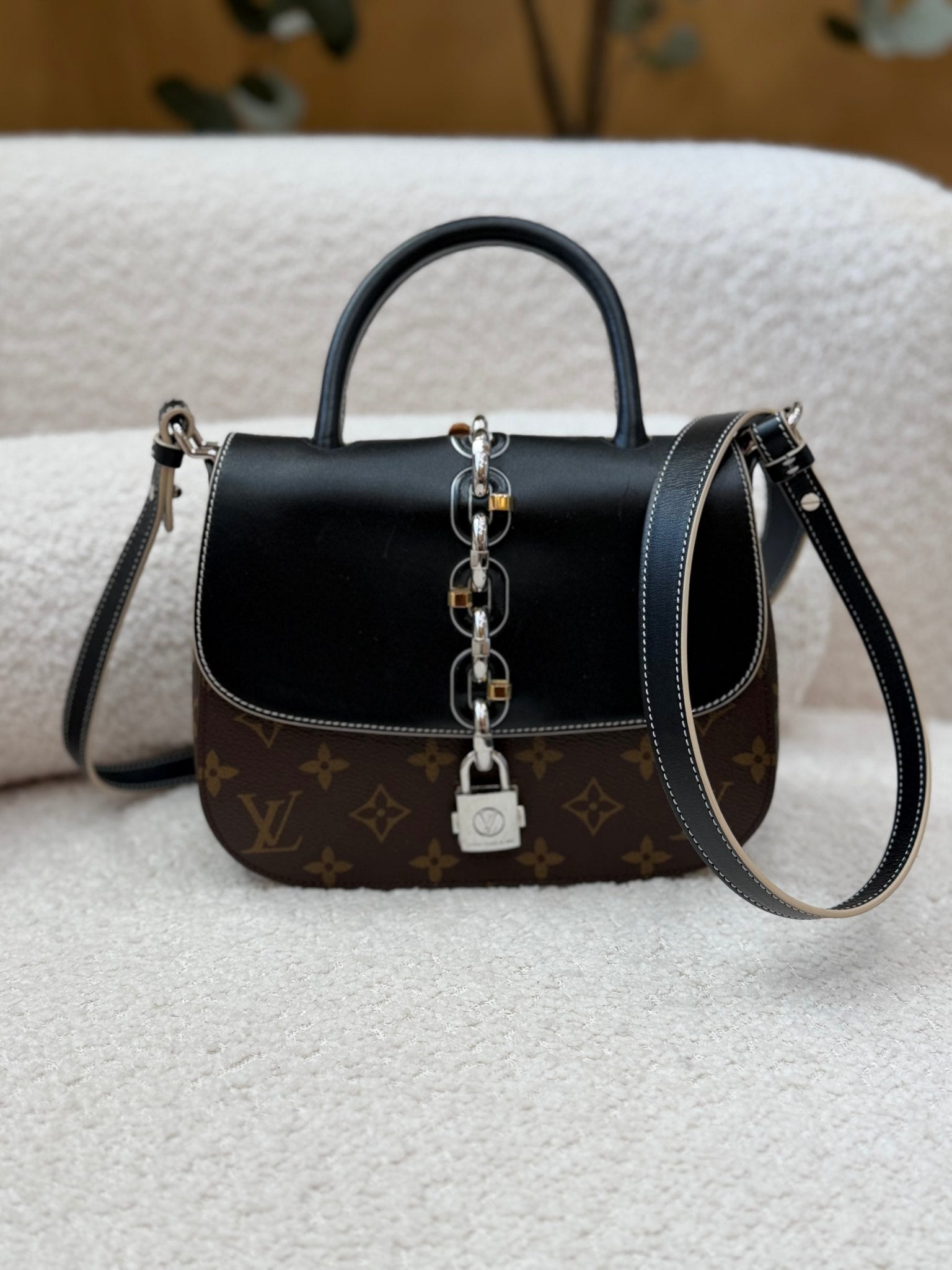 Louis Vuitton Monogram Chain It PM Handbag