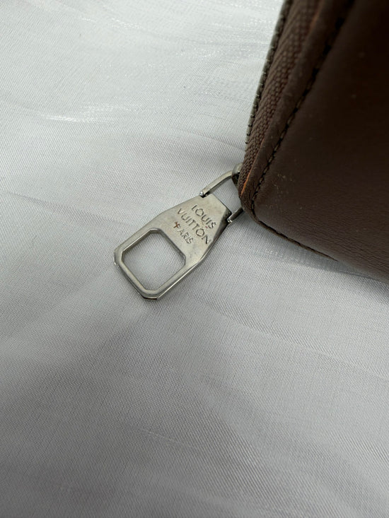 https://res.cloudinary.com/dyql5hig8/image/upload/v1760120851/r3n3tg6macgtoix4t45i.jpg