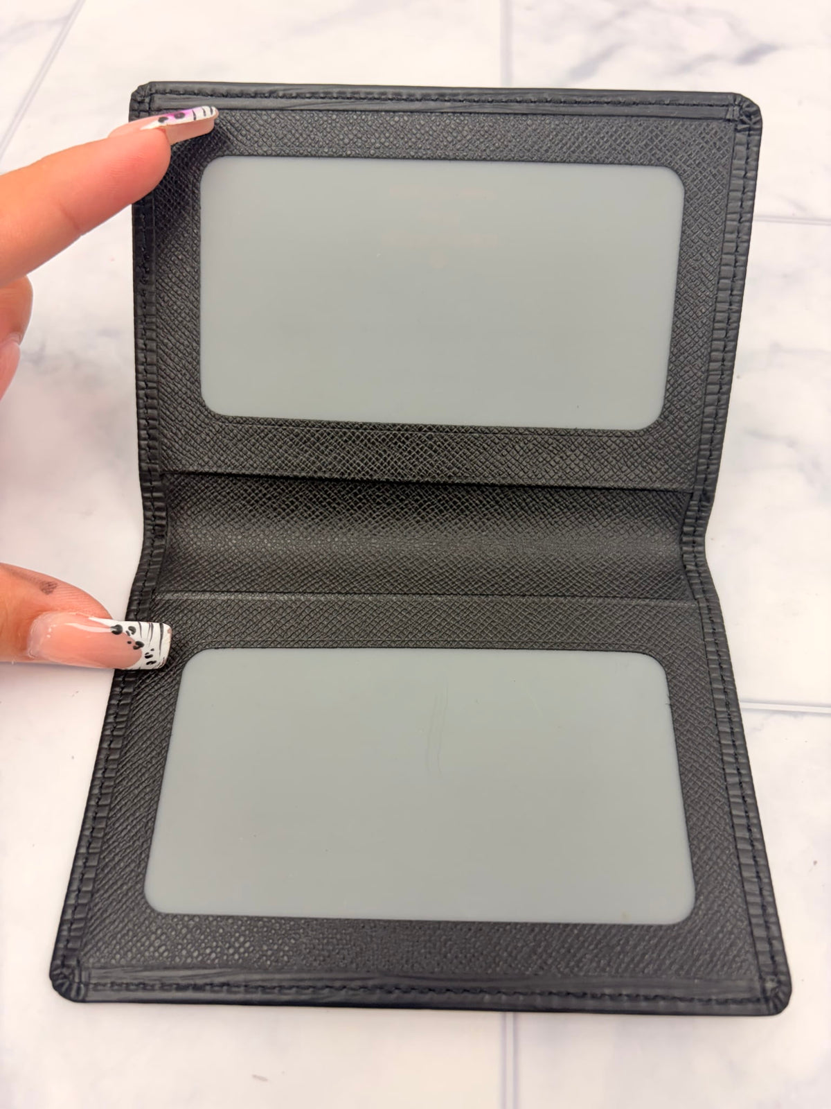 LIKE NEW - Louis Vuitton Black Epi Leather Vertical Card Case