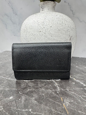 Louis Vuitton Black Taiga Leather 6 Ring Key Case