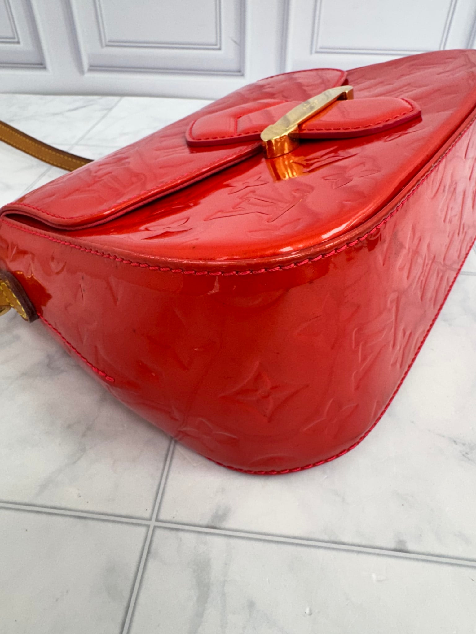 Louis Vuitton Red Vernis Monogram Bellflower Crossbody Bag GM