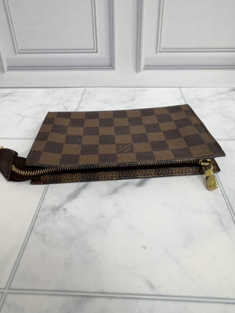 Louis Vuitton Damier Ebene Marais Pouch