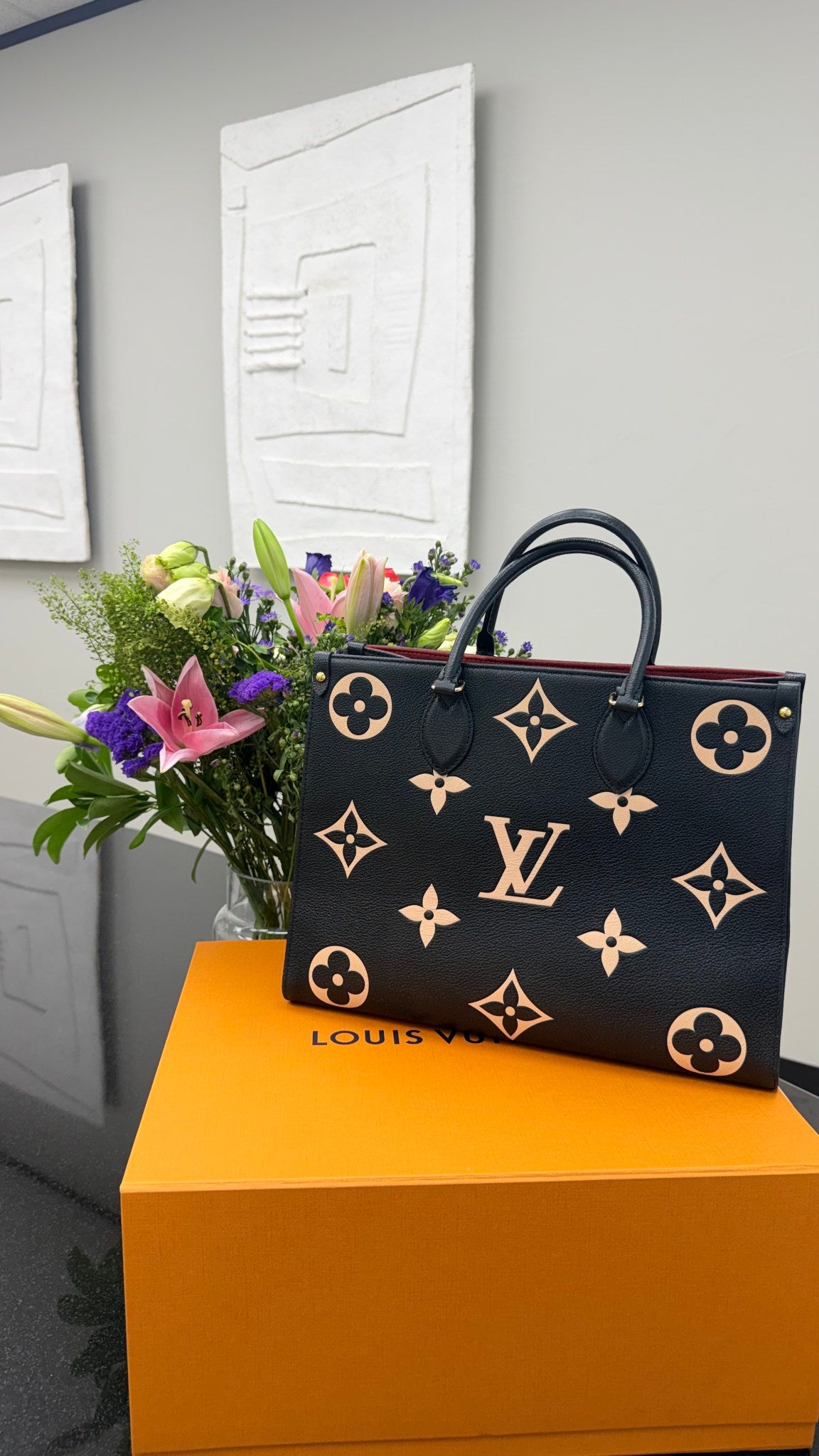 Louis Vuitton Black And Cream Empreinte Leather On The Go MM Tote Bag 