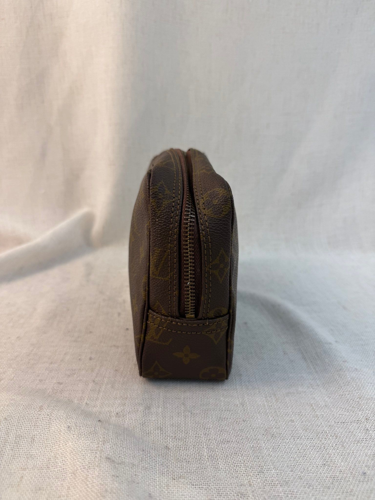 Louis Vuitton Monogram Trousse Toilette 23 Pouch